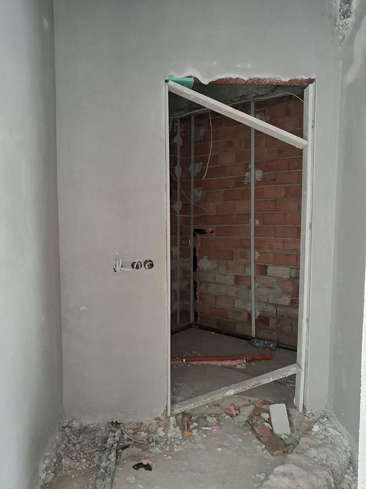 кв. Дружба, Тристаен Апартамент, Просторна Тераса, Н. С. - 0