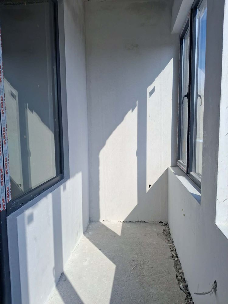 Продава се двустаен апартамент в кв. Дружба в новострояща се сграда - 0