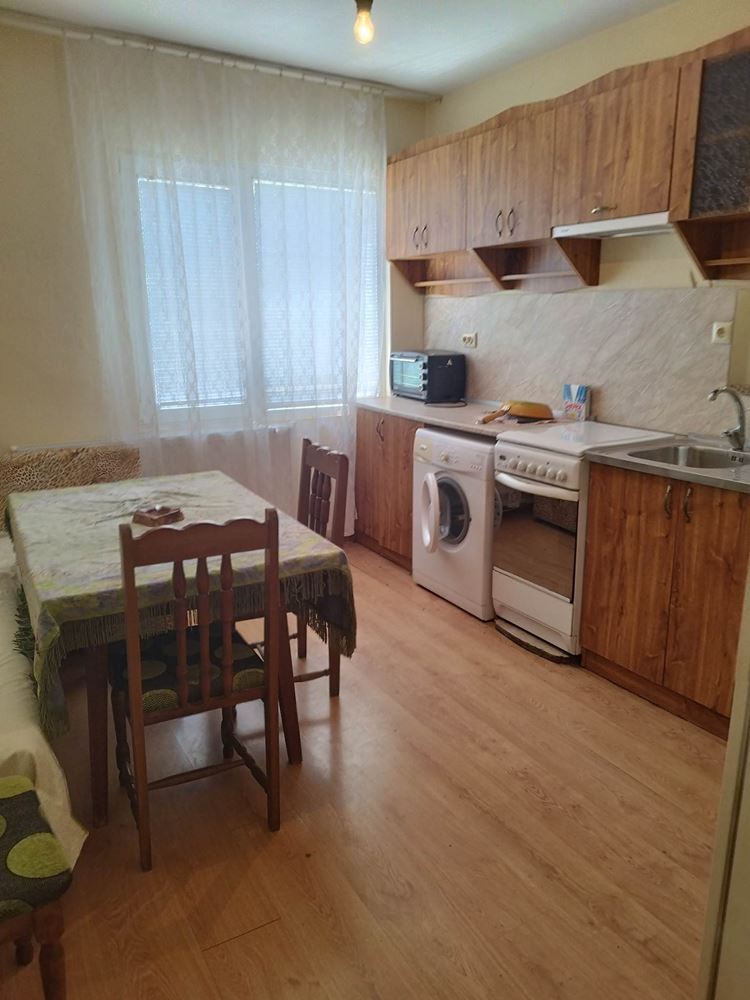 кв. ”КЛУЦОХОР” - продава тухлена къща с двор - 0