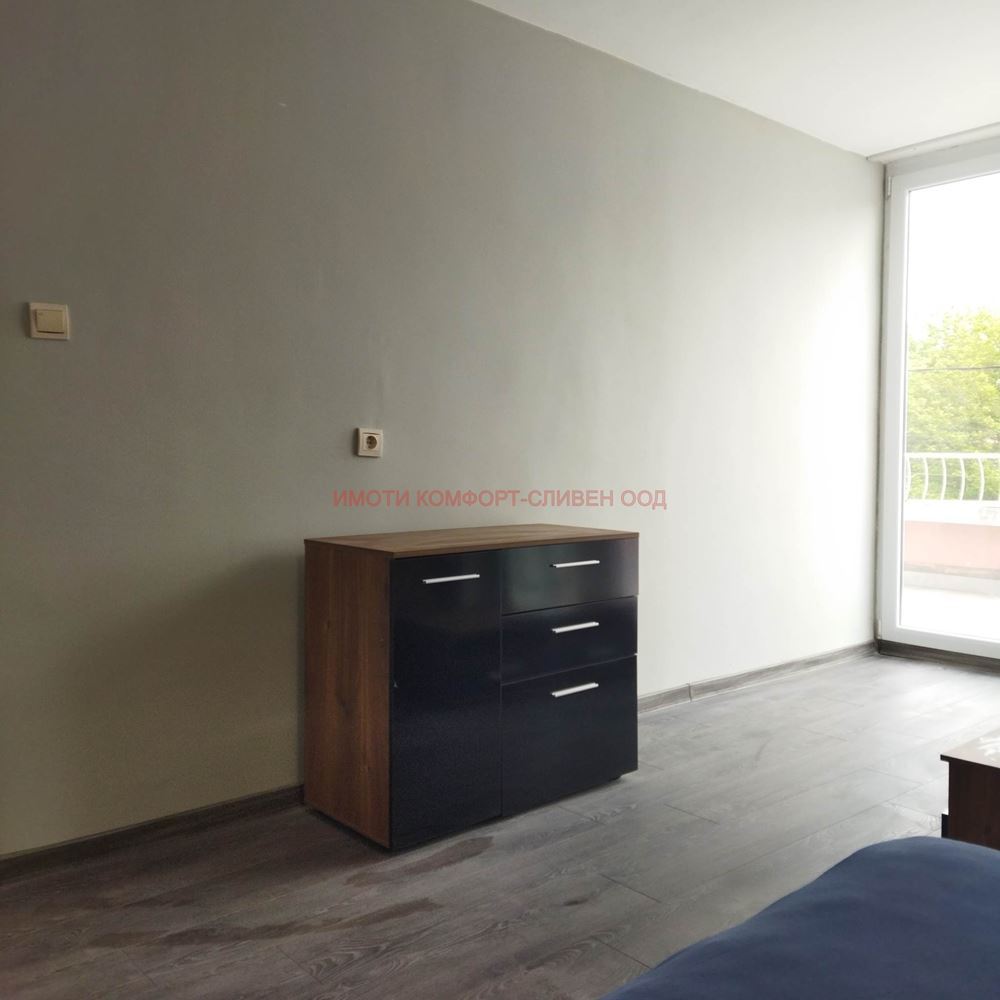 Тристаен апартамент в Центъра - 0