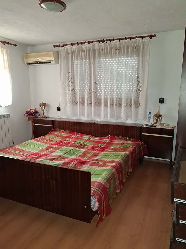 кв. Речица, Двуетажна Масивна Къща, Двор - 650 кв.м. - 0