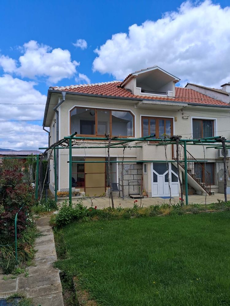 кв. Речица, Двуетажна Масивна Къща, Двор - 650 кв.м. - 0