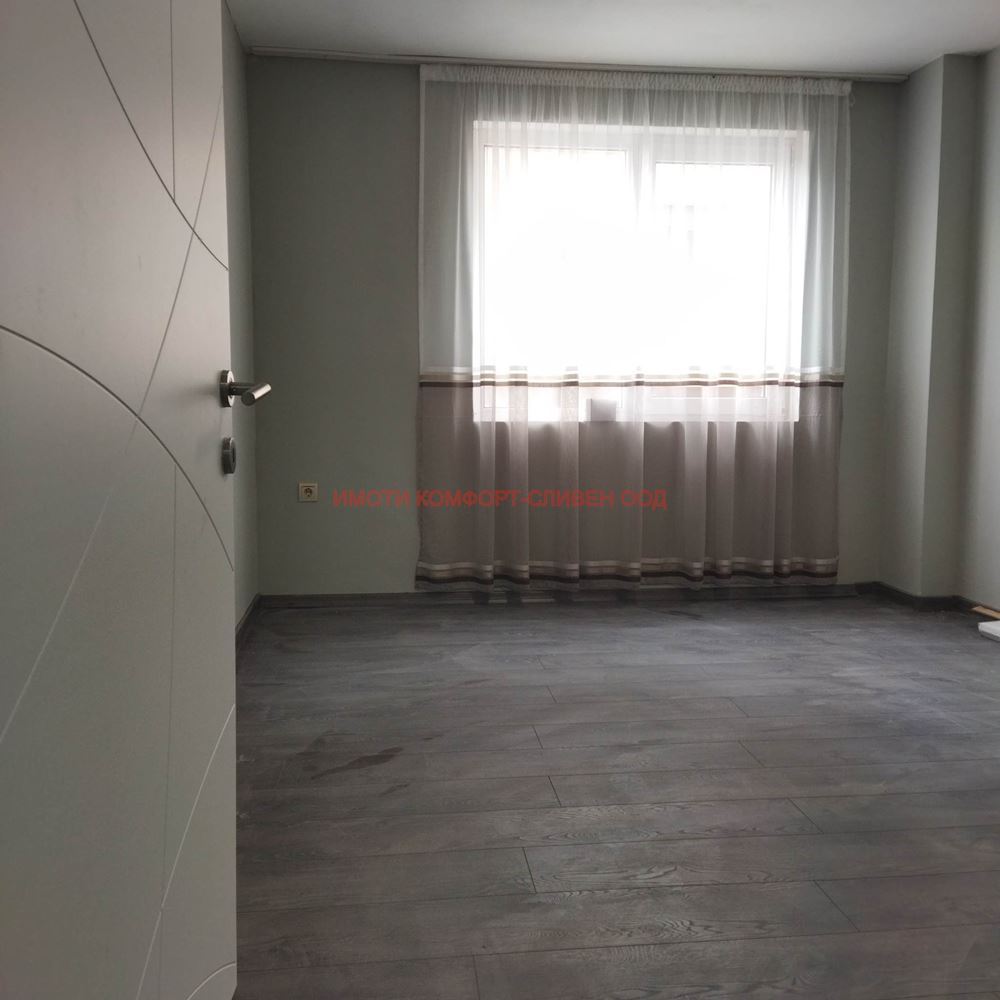 Тристаен апартамент в Центъра - 0