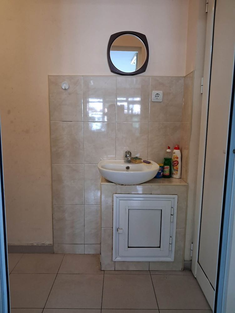 Широк център,магазин за хранителни стоки ,обзаведен - 0