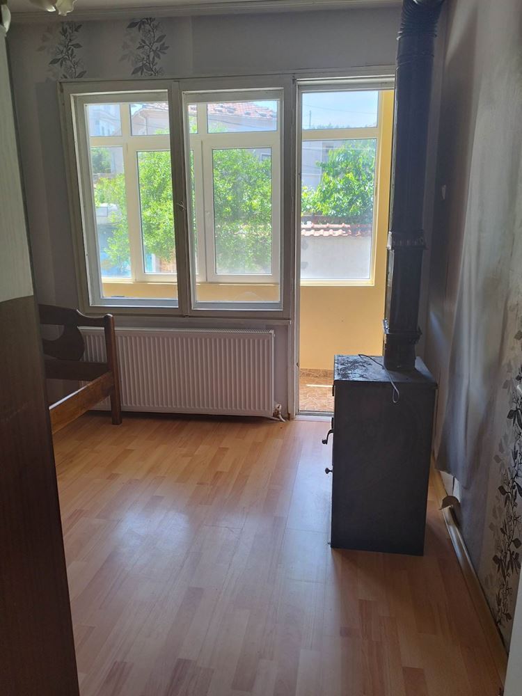 кв. ”КЛУЦОХОР” - продава тухлена къща с двор - 0