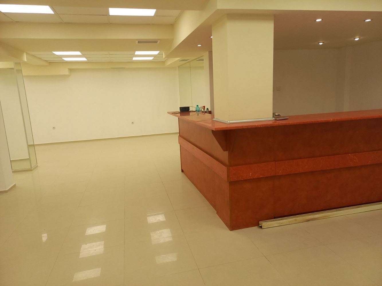 Идеален център помещение с площ 150 кв.м. със стъпала надолу - 0