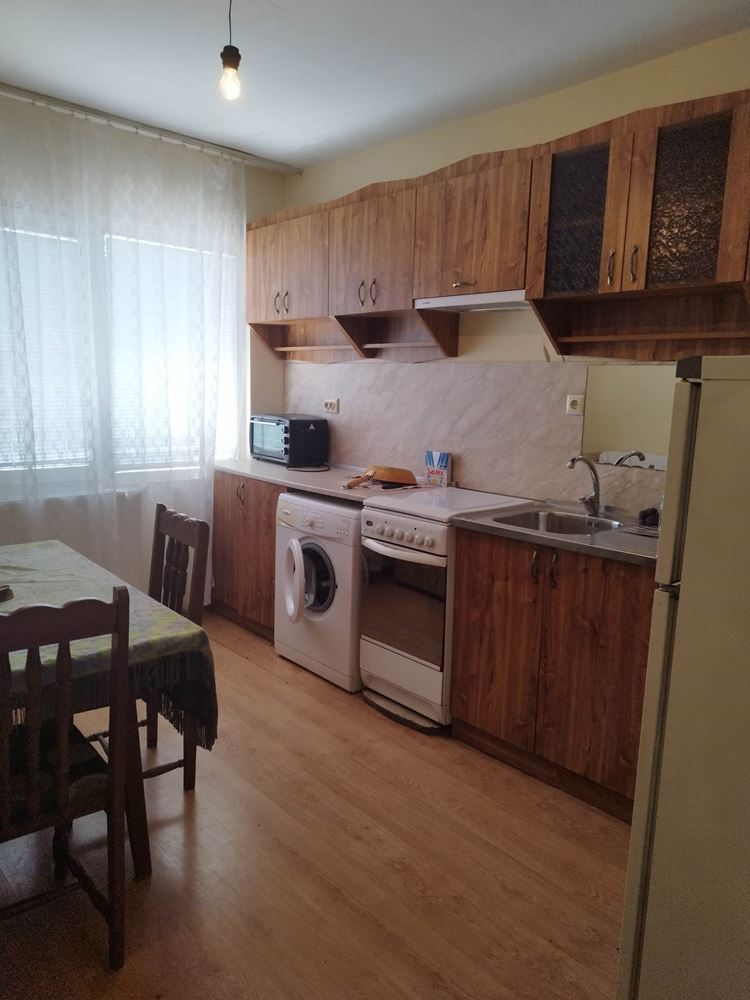 кв. ”КЛУЦОХОР” - продава тухлена къща с двор - 0