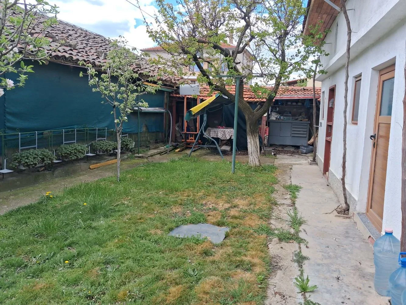 Quartal. Rechitsa, Zweistöckiges Massivhaus, Hof - 650 qm.-0 Stadtteil Rechitsa, zweistöckiges Massivhaus, Grundstück – 650 m² – 0