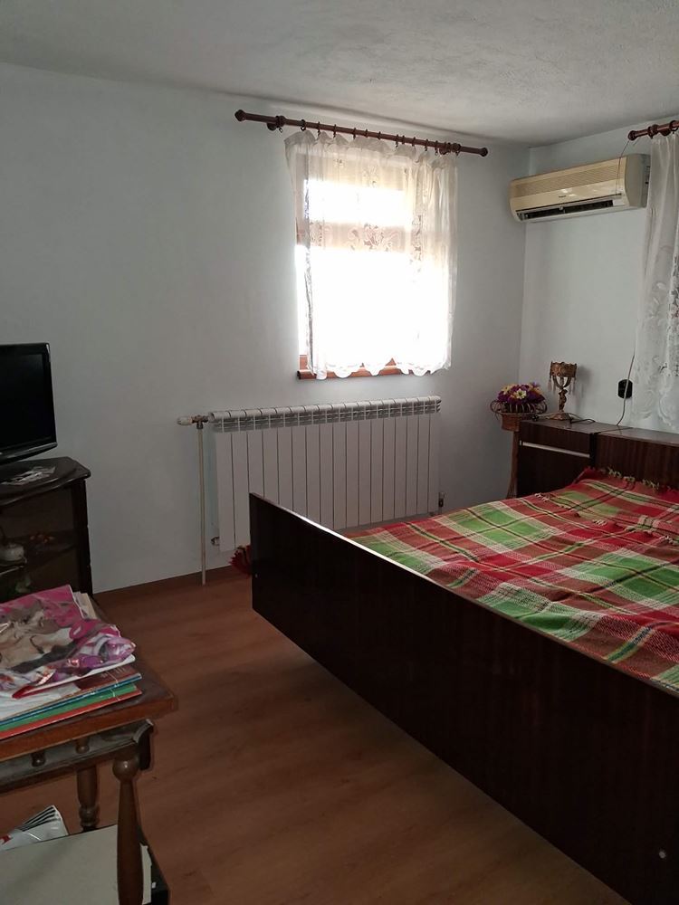 кв. Речица, Двуетажна Масивна Къща, Двор - 650 кв.м. - 0