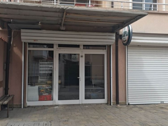 Широк център,магазин за хранителни стоки ,обзаведен - 0