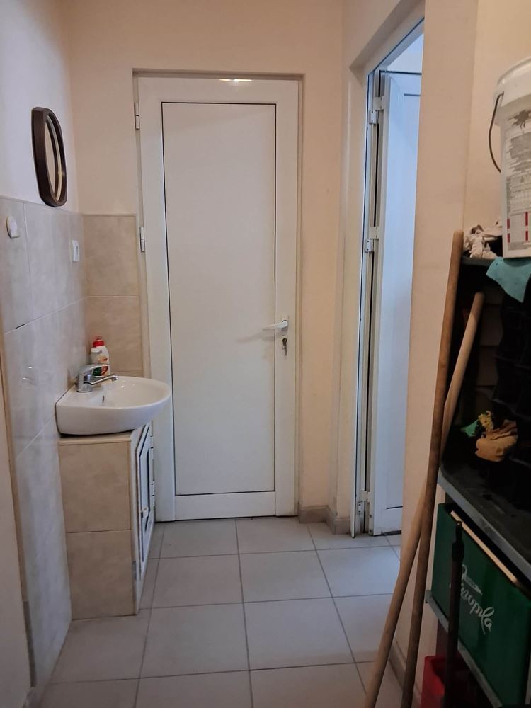 Широк център,магазин за хранителни стоки ,обзаведен - 0