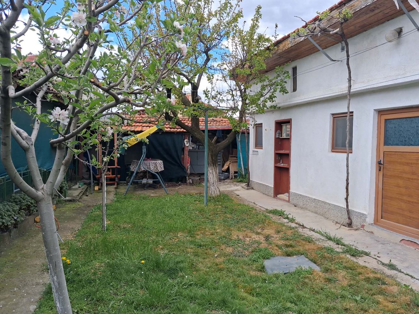 кв. Речица, Двуетажна Масивна Къща, Двор - 650 кв.м. - 0