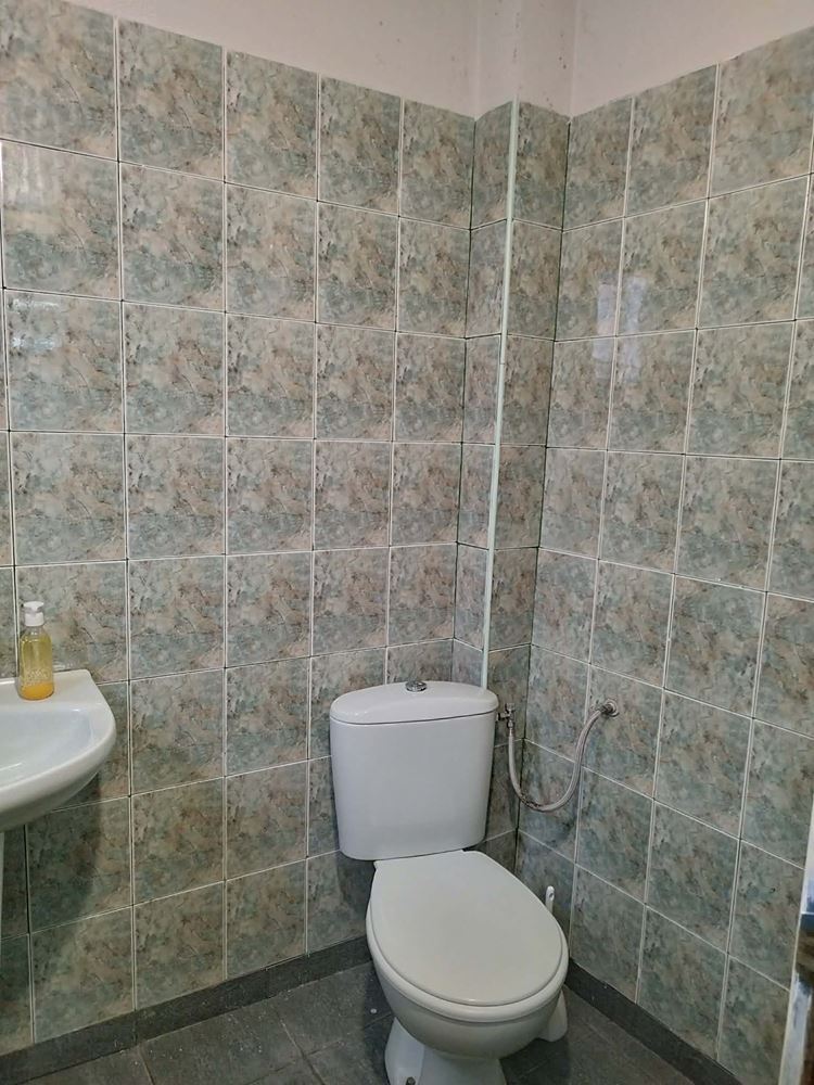 бул. Хаджи Димитър, Напълно обзаведен и ремотиран офис в офис сграда - 0