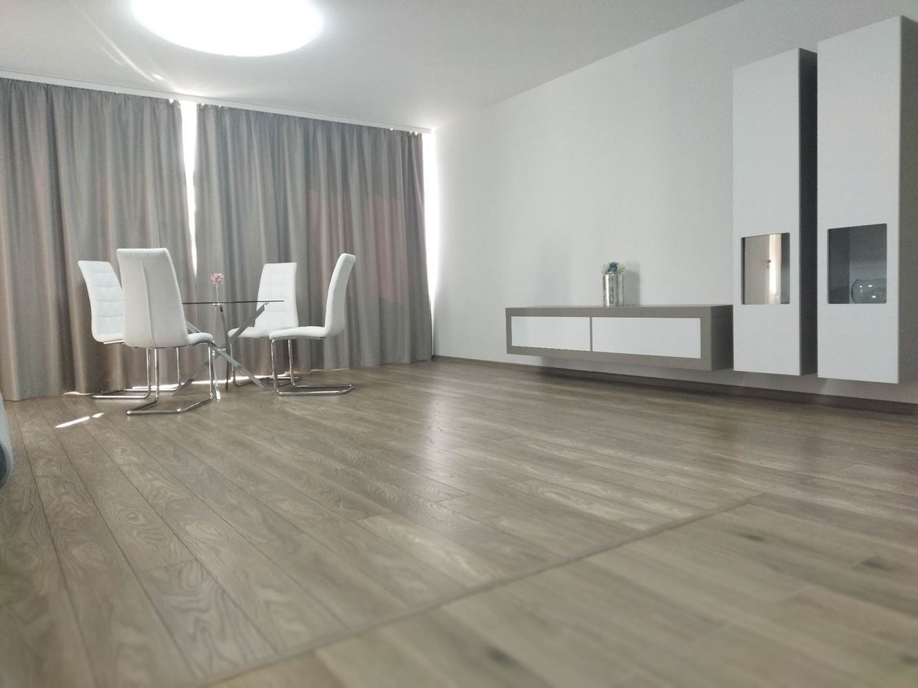 Süper merkezde, lüks bir binada, kamu hizmetleri dahil lüks mülk-0 Супер център, луксозен имот в луксозна сграда с включени консумативи - 0