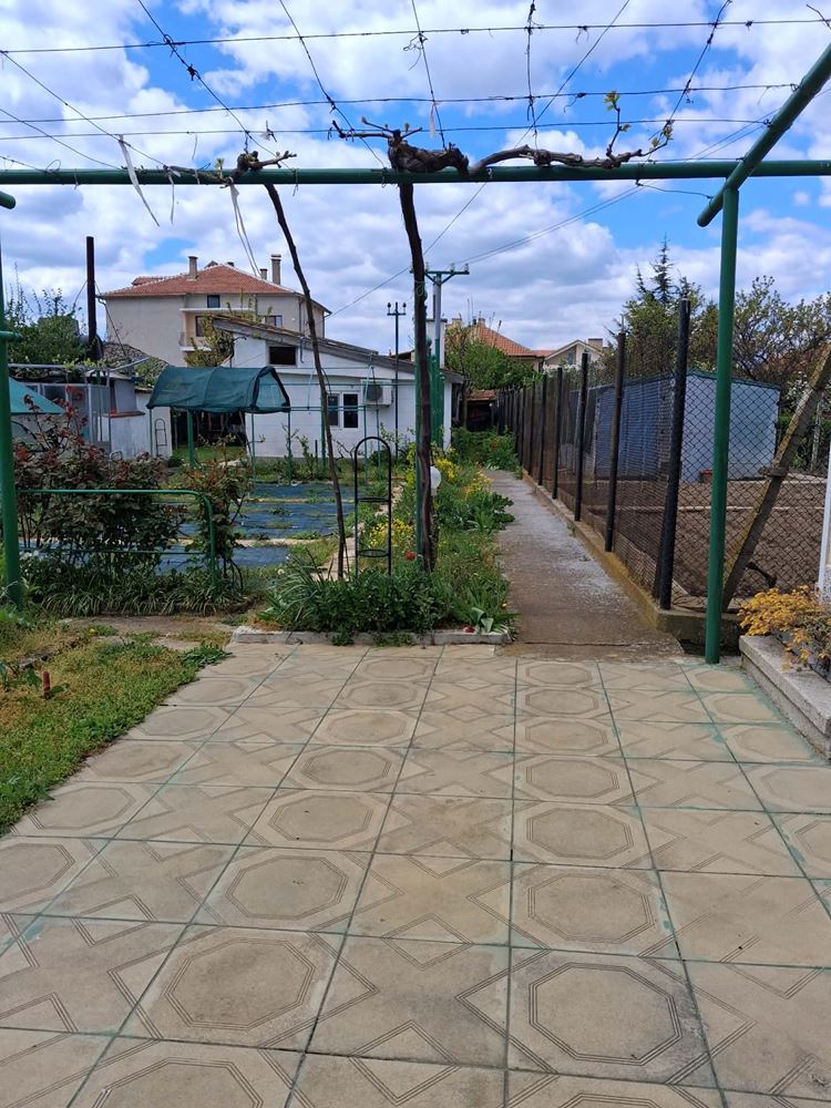 кв. Речица, Двуетажна Масивна Къща, Двор - 650 кв.м. - 0