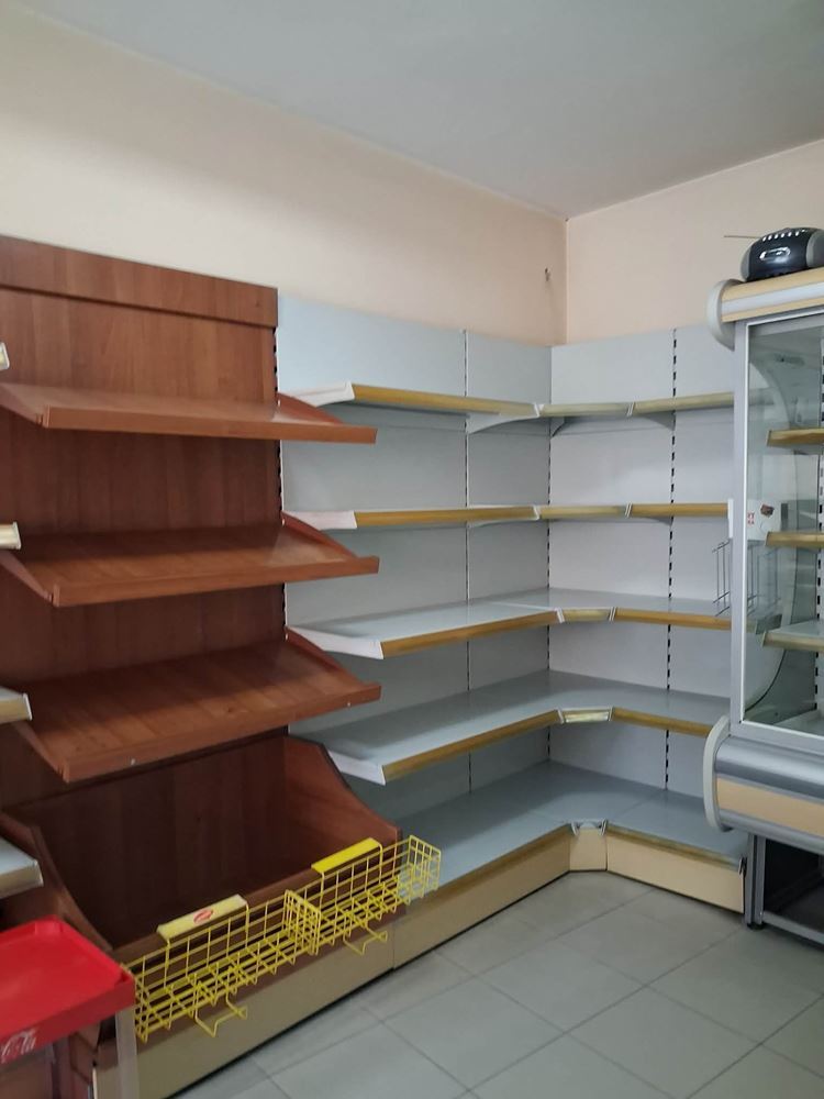 Широк център,магазин за хранителни стоки ,обзаведен - 0
