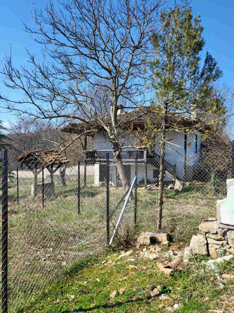 село Заичари нова къща за довършване и друга 120 годишна ан 2 етажа - 0