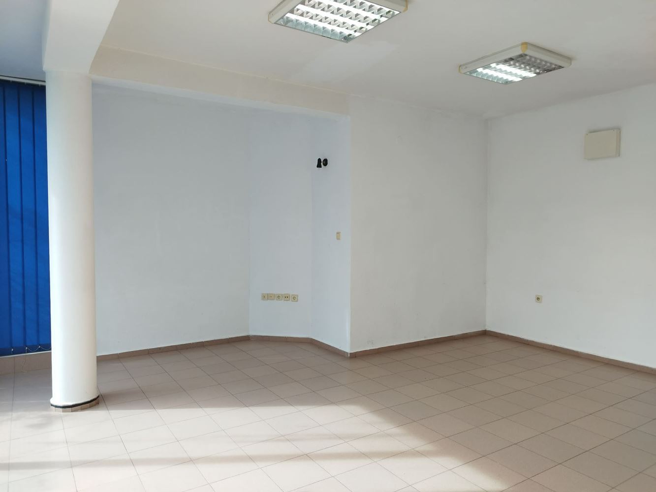 Център, Офис под наем, 50 кв.м, необзаведен - 0