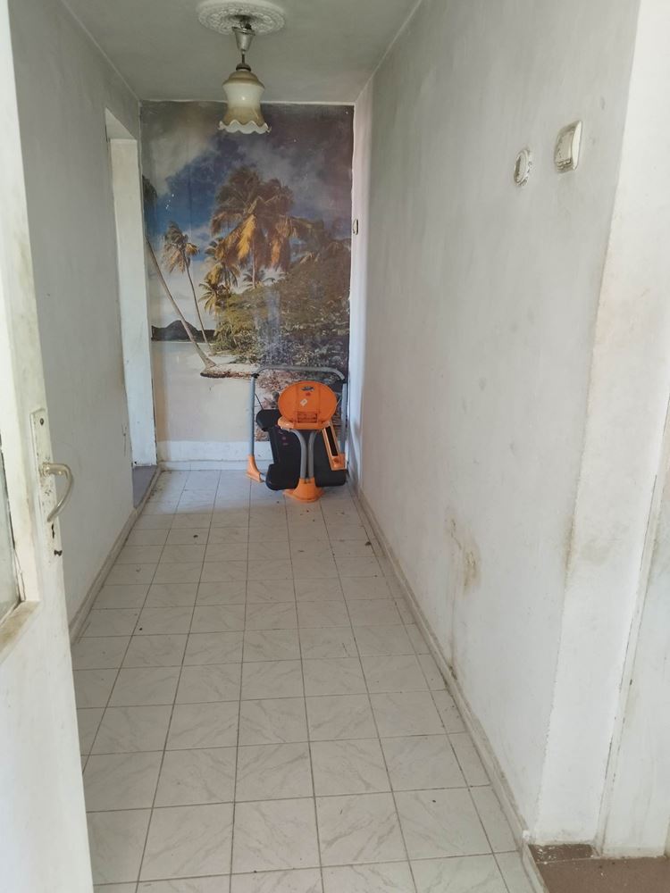 кв. ”КЛУЦОХОР” - продава тухлена къща с двор - 0