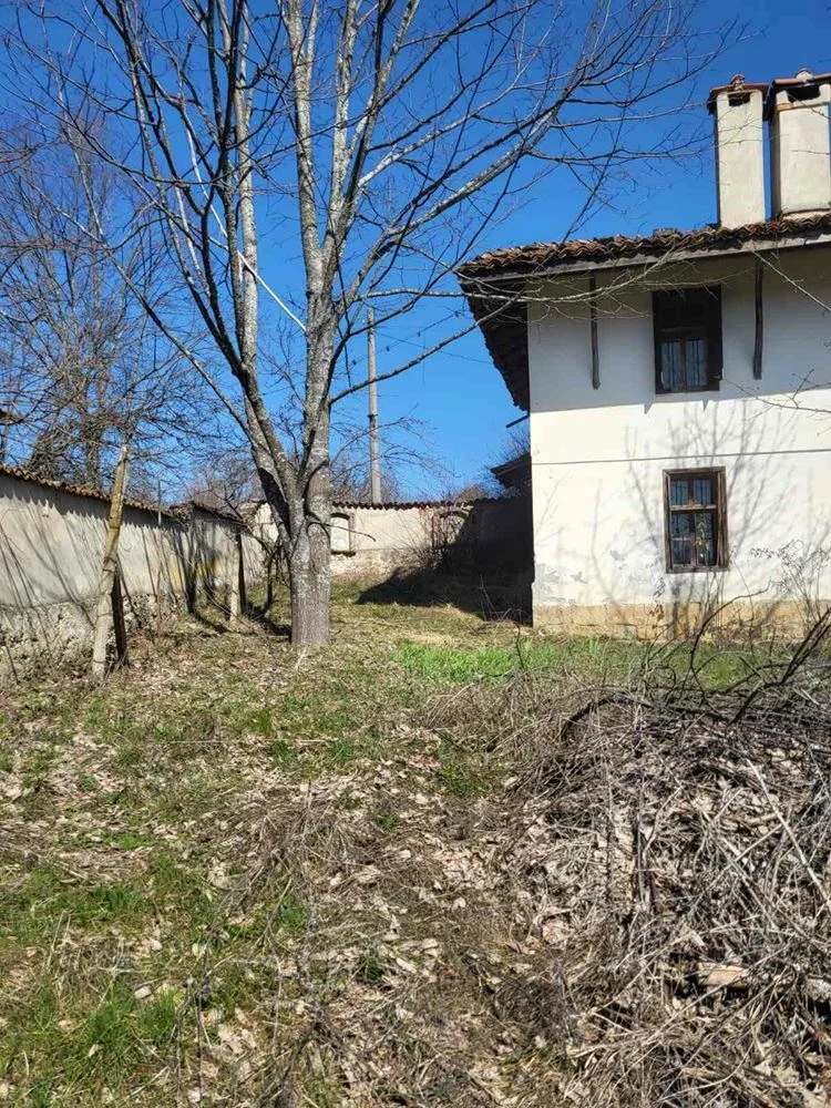 Dorf Zaichari neues Haus zur Fertigstellung und ein weiteres 120 Jahre altes an 2 Etagen-0 Dorf Zaichari: ein neues Haus, das noch fertiggestellt werden muss, und ein weiteres 120 Jahre altes, zweistöckiges Haus – 0
