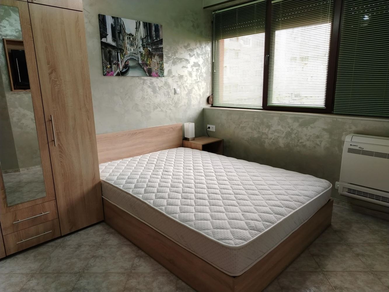 Двустаен апартамент под наем в кв. Сини камъни - напълно обзаведен - 0