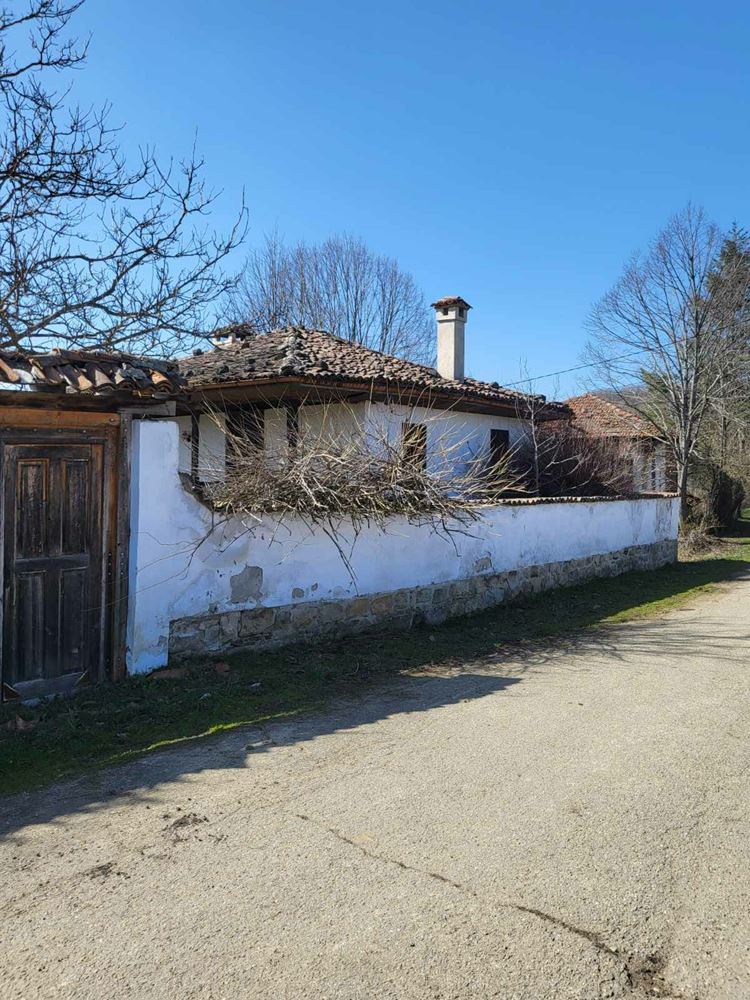 село Заичари нова къща за довършване и друга 120 годишна ан 2 етажа - 0