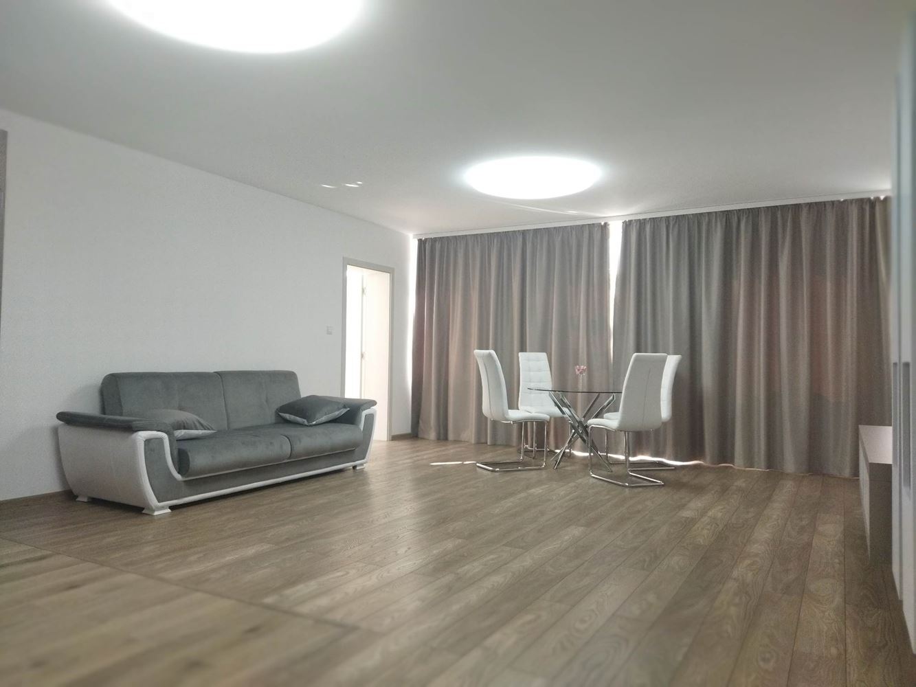 Süper merkezde, lüks bir binada, kamu hizmetleri dahil lüks mülk-0 Супер център, луксозен имот в луксозна сграда с включени консумативи - 0