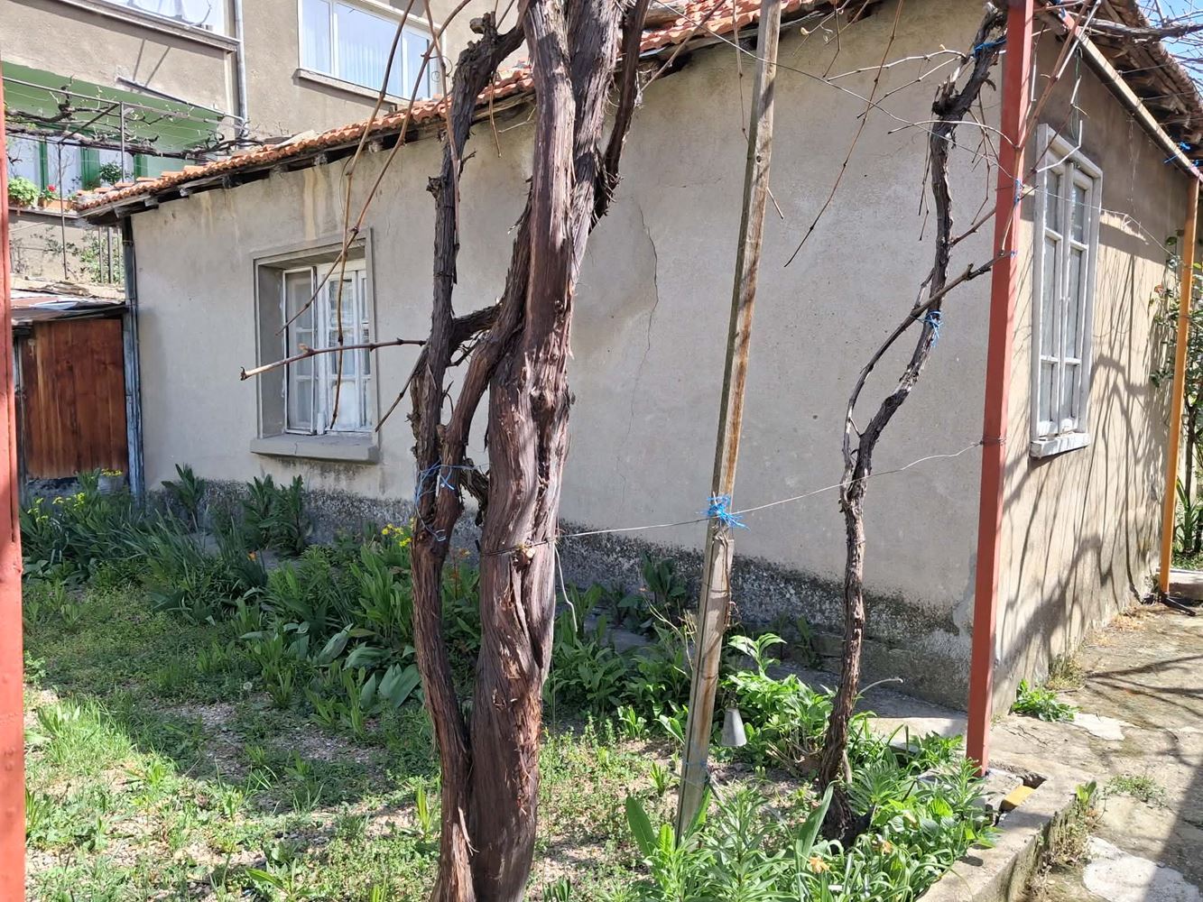 кв. Ново село, две къщи с двор 409 кв.м. - 0