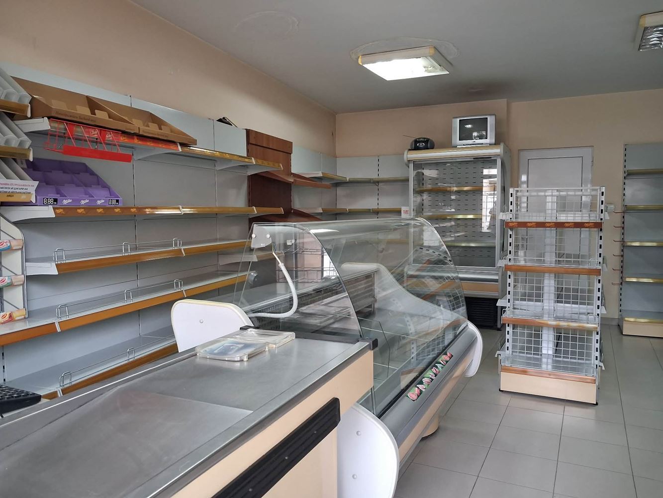 Широк център,магазин за хранителни стоки ,обзаведен - 0