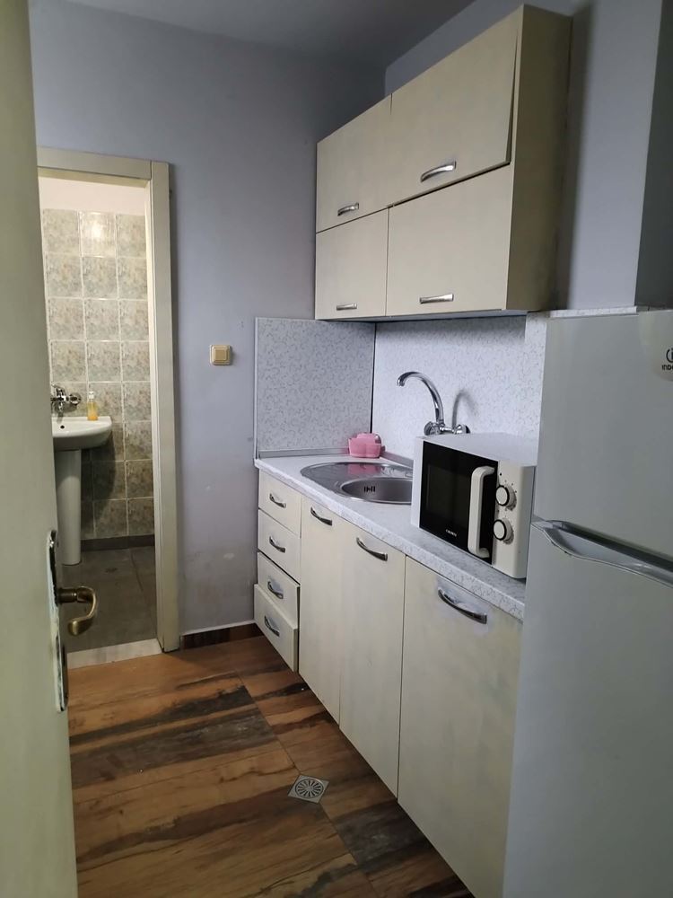 бул. Хаджи Димитър, Напълно обзаведен и ремотиран офис в офис сграда - 0