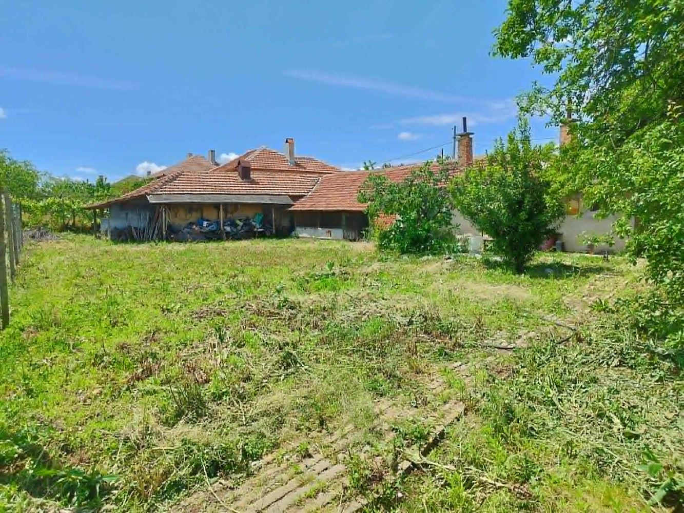 село Ковачите,масивна къща на два етажа с двор 1800 кв.м.-0 село Ковачите,масивна къща на два етажа с двор 1800 кв.м. - 0