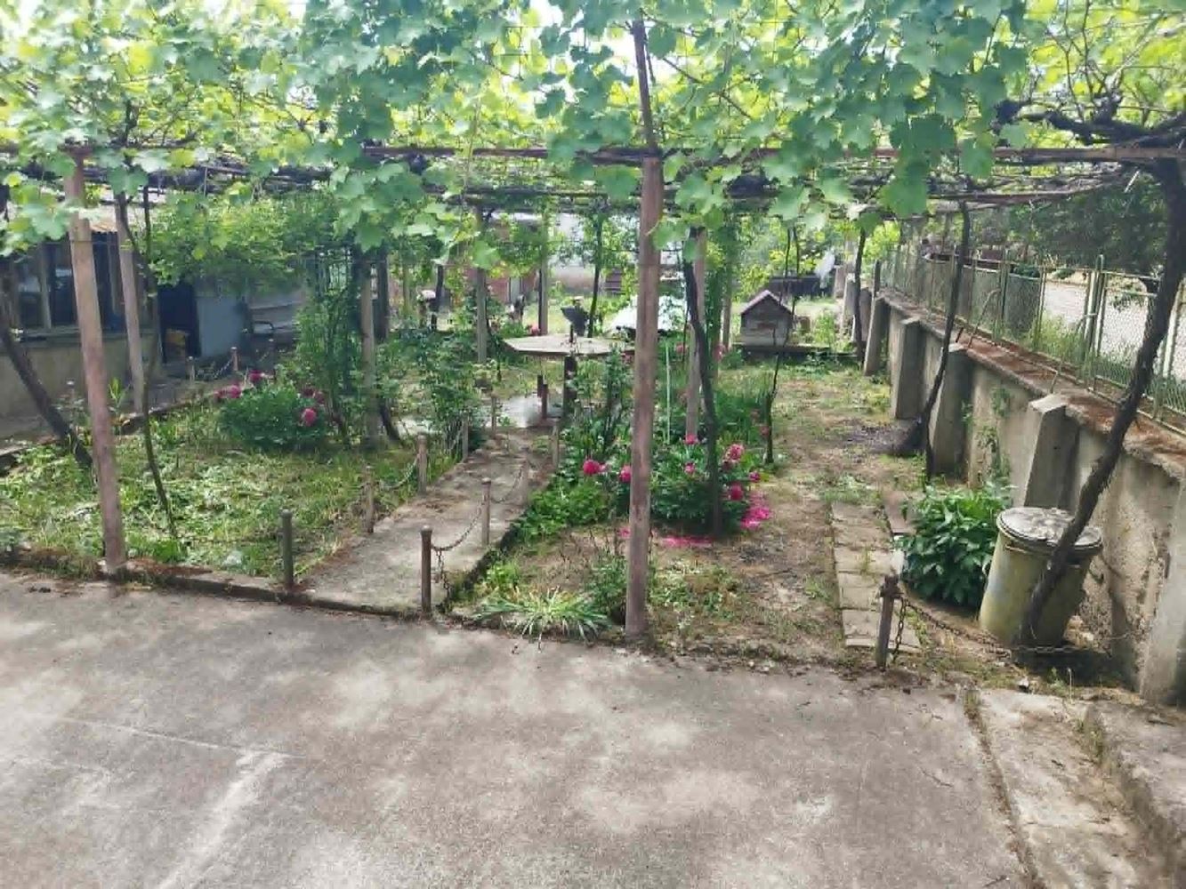 село Ковачите,масивна къща на два етажа с двор 1800 кв.м.-0 село Ковачите,масивна къща на два етажа с двор 1800 кв.м. - 0