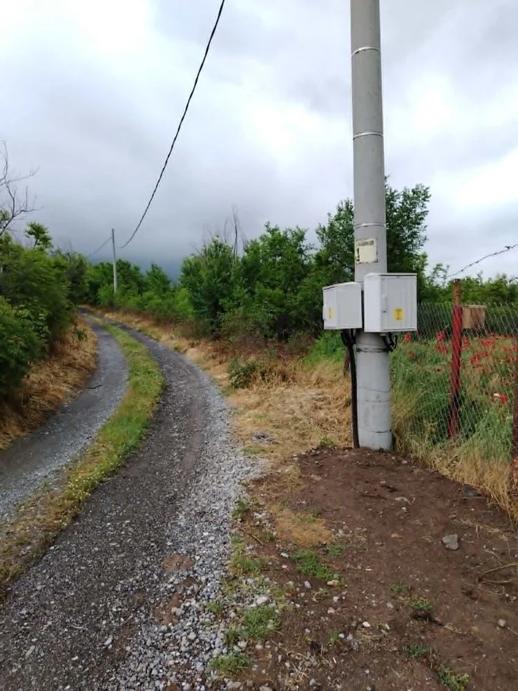 Ebenes Grundstück mit Anschlüssen für Strom und Wasser-0 Ebenes Grundstück mit Strom- und Wasseranschlüssen – 0