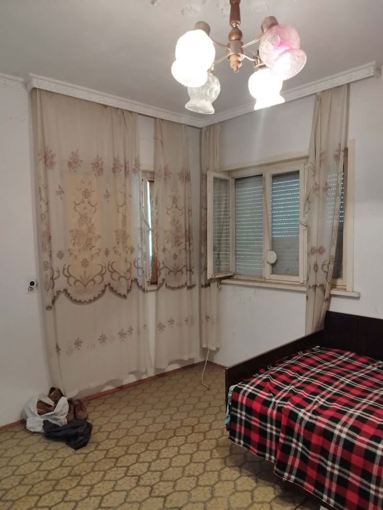 село Ковачите,масивна къща на два етажа с двор 1800 кв.м.-0 село Ковачите,масивна къща на два етажа с двор 1800 кв.м. - 0