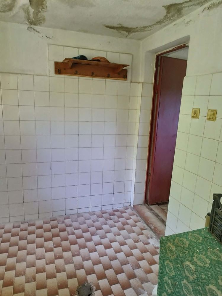 село Ковачите,масивна къща на два етажа с двор 1800 кв.м.-0 село Ковачите,масивна къща на два етажа с двор 1800 кв.м. - 0