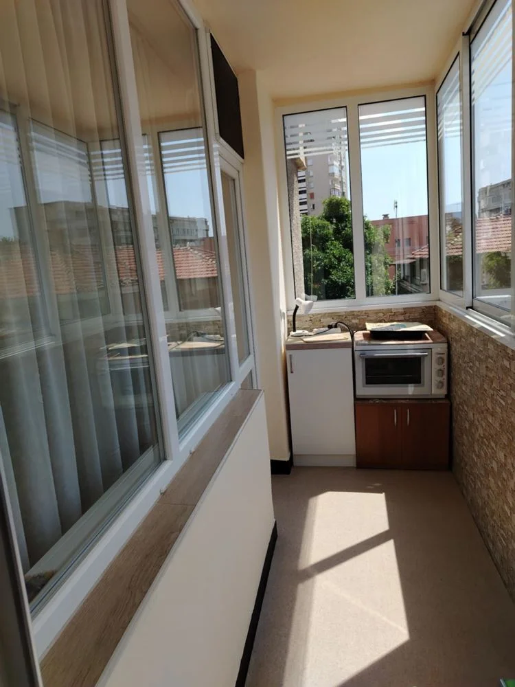 Meter von Largo, Ein-Zimmer-Wohnung, Backstein, nach der Renovierung, niedrigen Boden-0 Nur wenige Meter vom Largo entfernt, 2-Zimmer-Wohnung, Backsteinbau, renoviert, unteres Stockwerk – 0