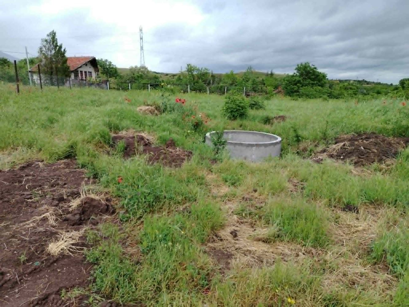 Равен парцел с партиди за ток и вода - 0