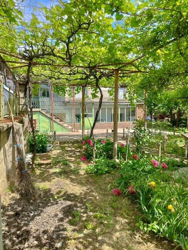 село Ковачите,масивна къща на два етажа с двор 1800 кв.м.-0 село Ковачите,масивна къща на два етажа с двор 1800 кв.м. - 0