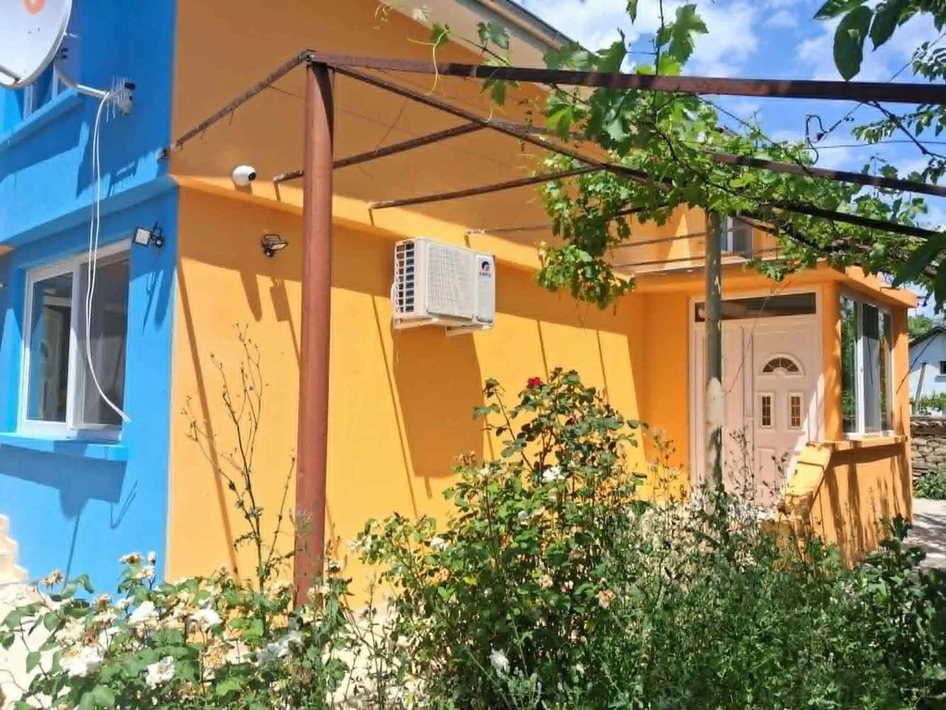 С. Konyovo, Zweistöckiges Haus, Zentrum, Saniert, Brunnen-0 S. Konjovo, Zweistöckiges Haus, Zentrum, saniert, Brunnen – 0