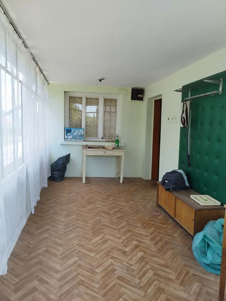 село Ковачите,масивна къща на два етажа с двор 1800 кв.м.-0 село Ковачите,масивна къща на два етажа с двор 1800 кв.м. - 0