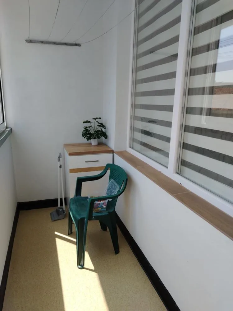 Meter von Largo, Ein-Zimmer-Wohnung, Backstein, nach der Renovierung, niedrigen Boden-0 Nur wenige Meter vom Largo entfernt, 2-Zimmer-Wohnung, Backsteinbau, renoviert, unteres Stockwerk – 0