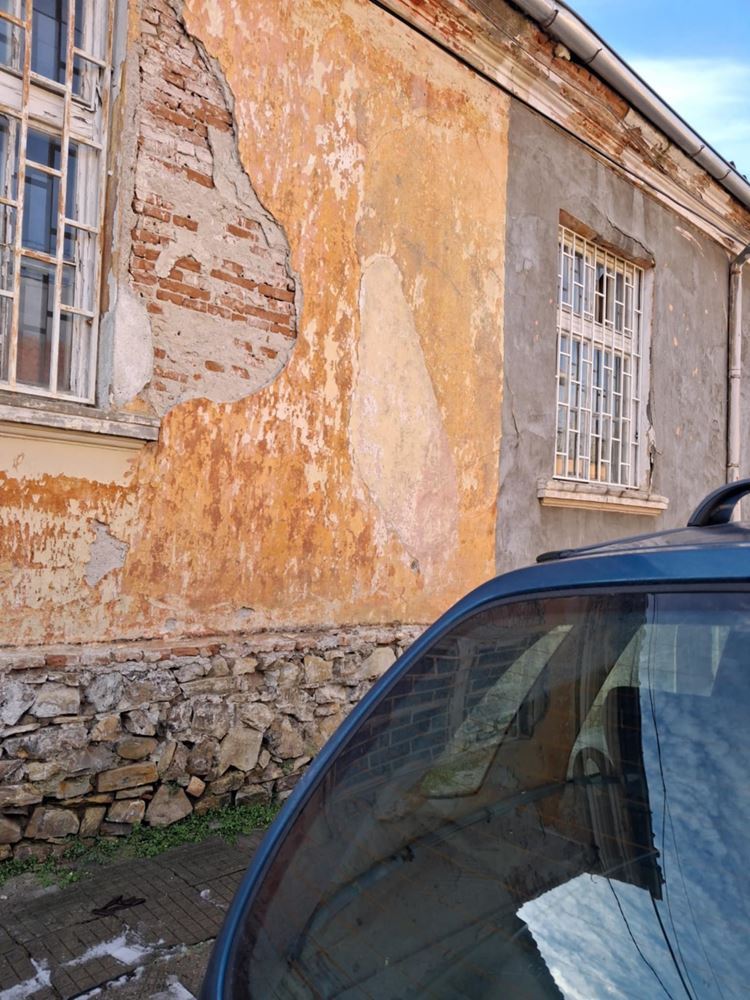 quarter. ”Klutsohor” - house with yard for sale in the low part of the neighborhood-0 кв. ”Клуцохор” - продава къща с двор в ниската част на квартала - 0