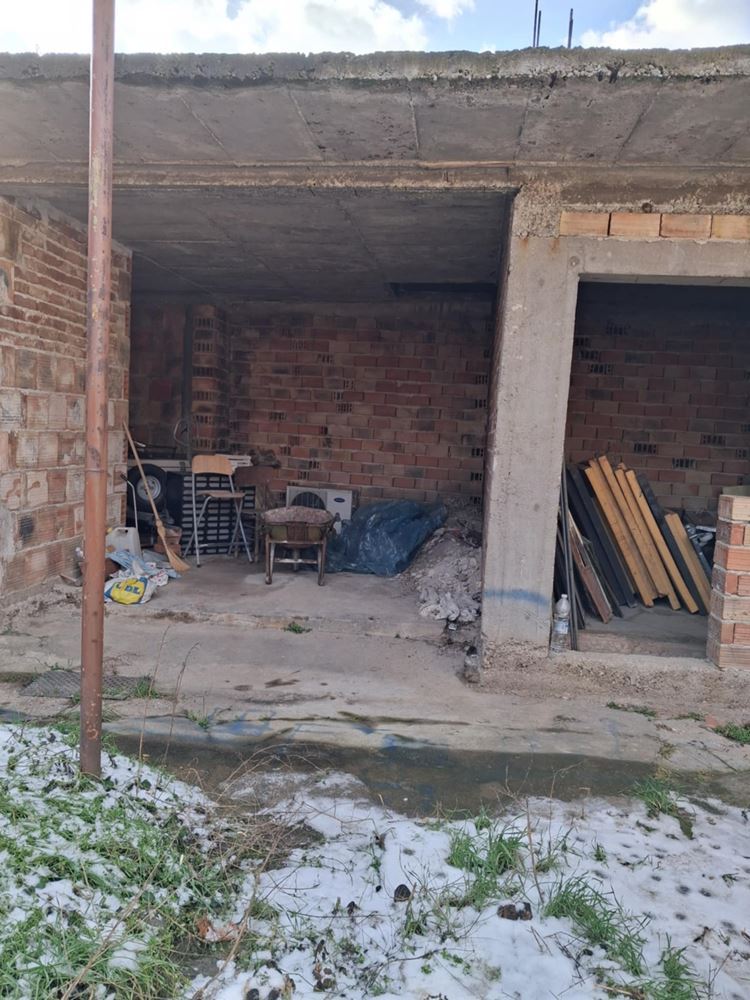 quarter. ”Klutsohor” - house with yard for sale in the low part of the neighborhood-0 кв. ”Клуцохор” - продава къща с двор в ниската част на квартала - 0