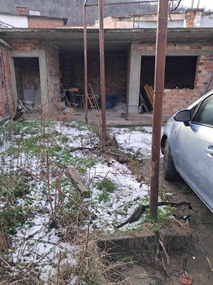 quarter. ”Klutsohor” - house with yard for sale in the low part of the neighborhood-0 кв. ”Клуцохор” - продава къща с двор в ниската част на квартала - 0