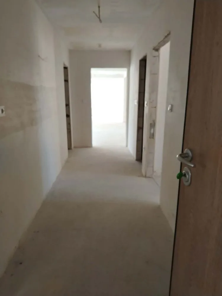 Mehrzimmerwohnung im idealen Stadtzentrum, Fläche 266qm, Grundstück 53qm, Garage-0 Mehrzimmerwohnung im idealen Stadtzentrum, Wohnfläche 266 m², Grundstücksfläche 53 m², Garage – 0