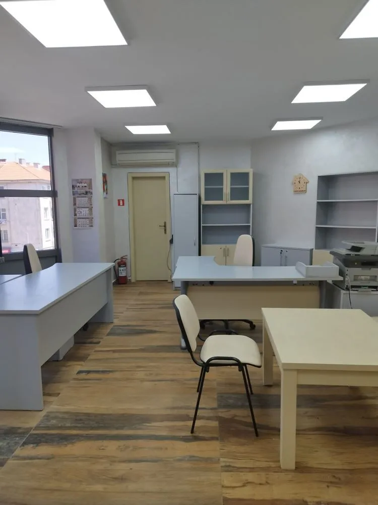 Blvd. Hadji Dimitar, Vollständig eingerichtetes und renoviertes Büro im Bürogebäude-0 Hadzhi-Dimitar-Boulevard, Vollständig möbliertes und renoviertes Büro in einem Bürogebäude – 0