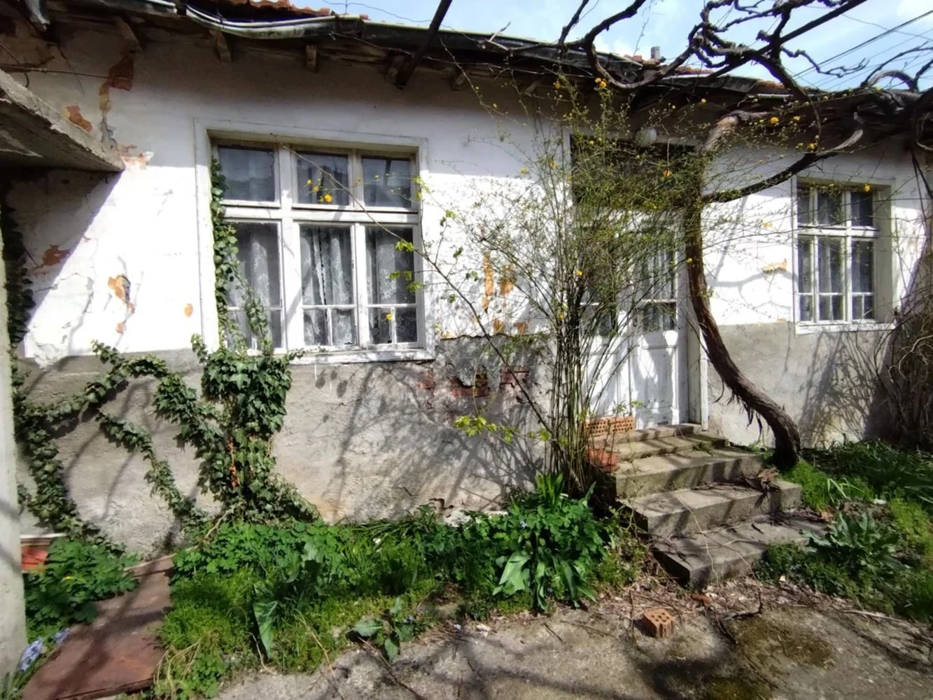 Quartal. "Klutsohor" - Haus mit Hof zu verkaufen, low-0 кв. ”Клуцохор” - продава къща с двор, ниската част - 0