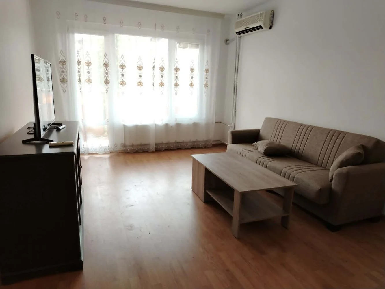 Zu verkaufen: Zweizimmer-Plattenbauwohnung mit Zentralheizung – Stadtteil Stoyan Zaimov-0 Продава се двустаен панелен апартамент с ТЕЦ - кв. Стоян Заимов - 0