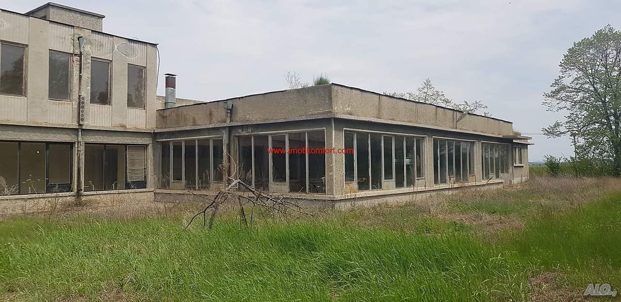 гр. Кермен, промишлен имот с двор 22000кв.м. и промишлена сграда 7000кв.м. фабрика - 0