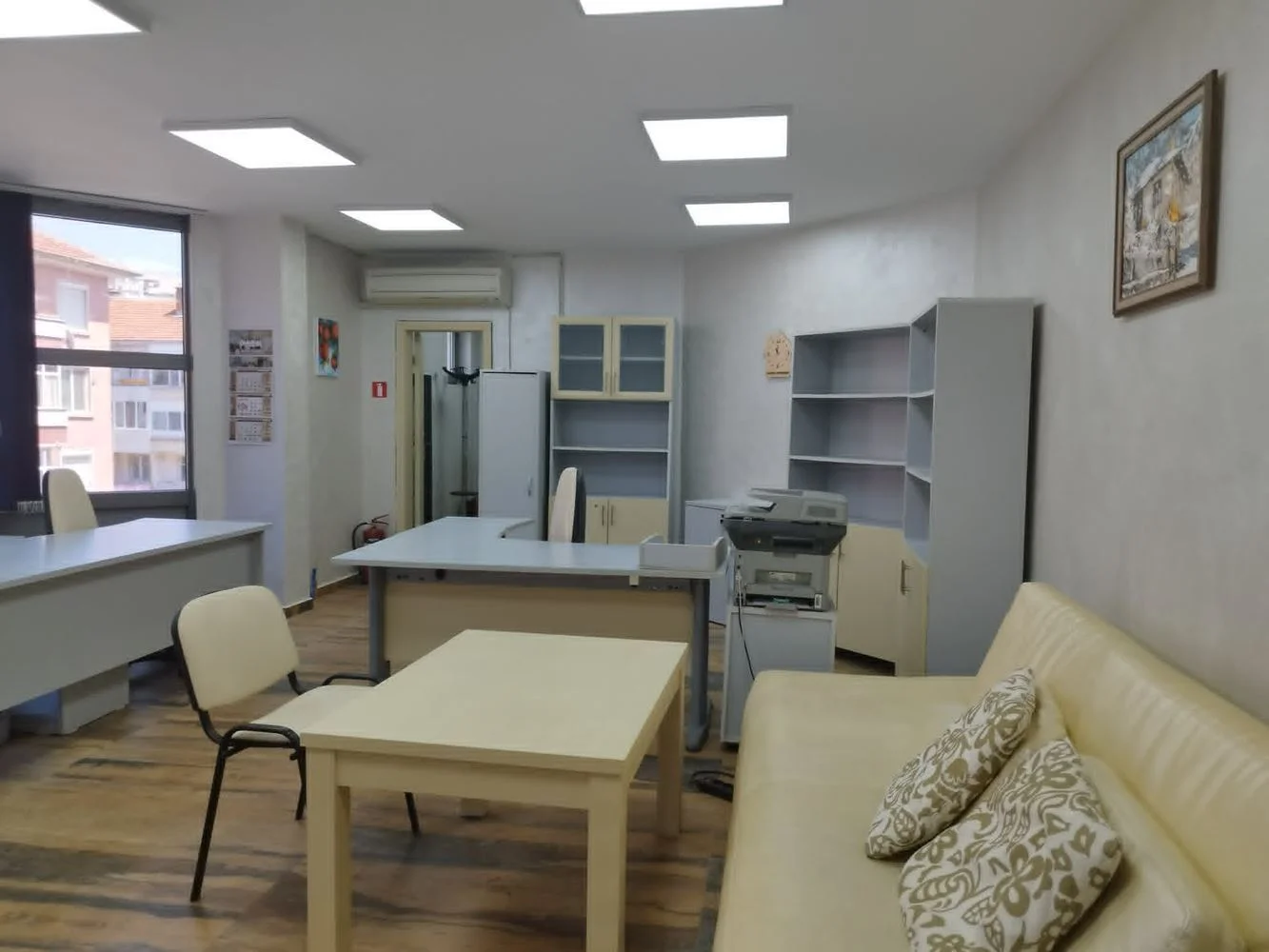 Blvd. Hadji Dimitar, Vollständig eingerichtetes und renoviertes Büro im Bürogebäude-0 Hadzhi-Dimitar-Boulevard, Vollständig möbliertes und renoviertes Büro in einem Bürogebäude – 0